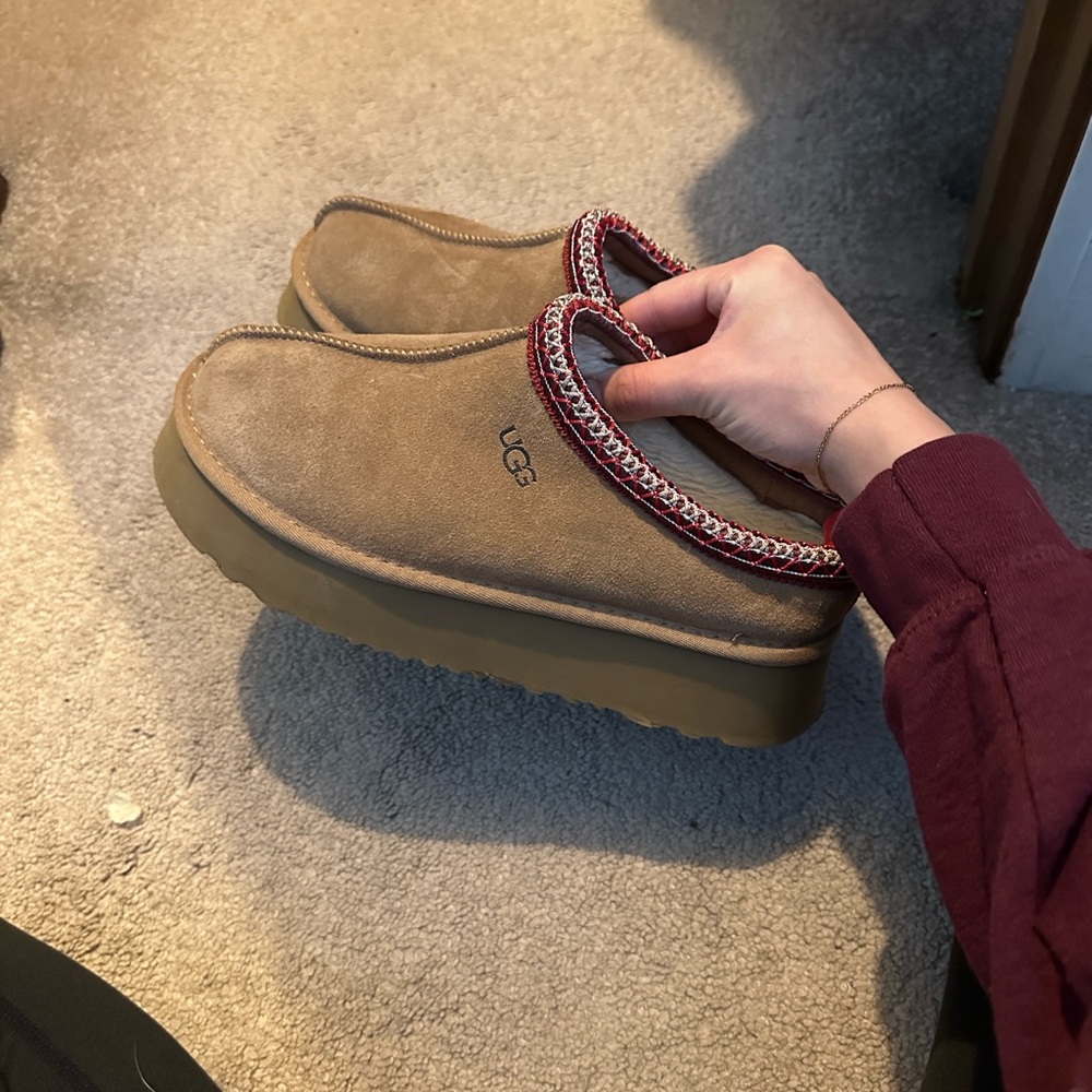 UGG Women's Tasman Platform Slippers chestnut